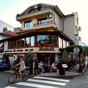 Albatros New Town Hotel